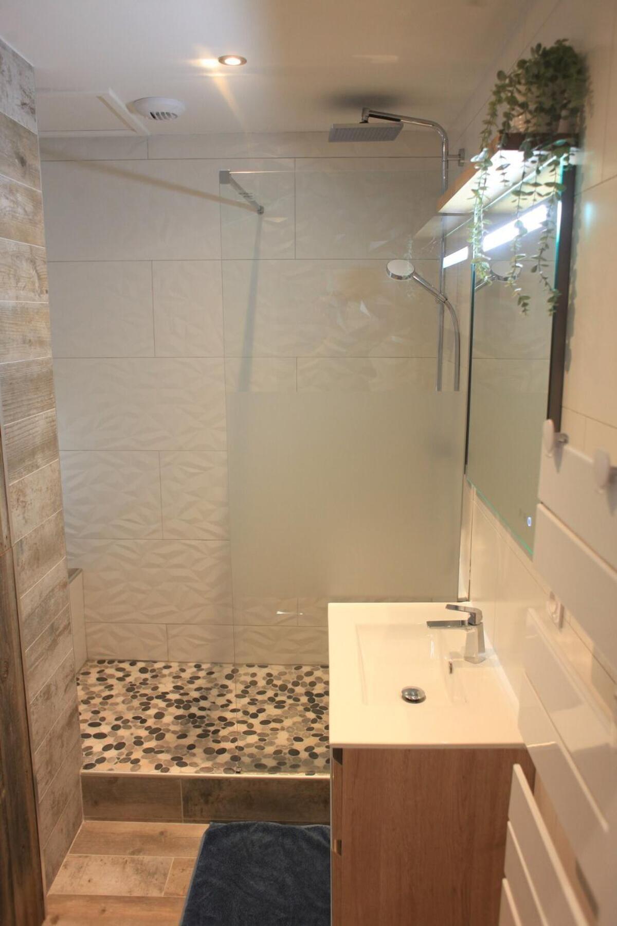 Hotegam Agency, 70 Rue Thiers Championnet, Close Sncf, New & Design, 2 Bedrooms, 1 Office Grenoble Room photo